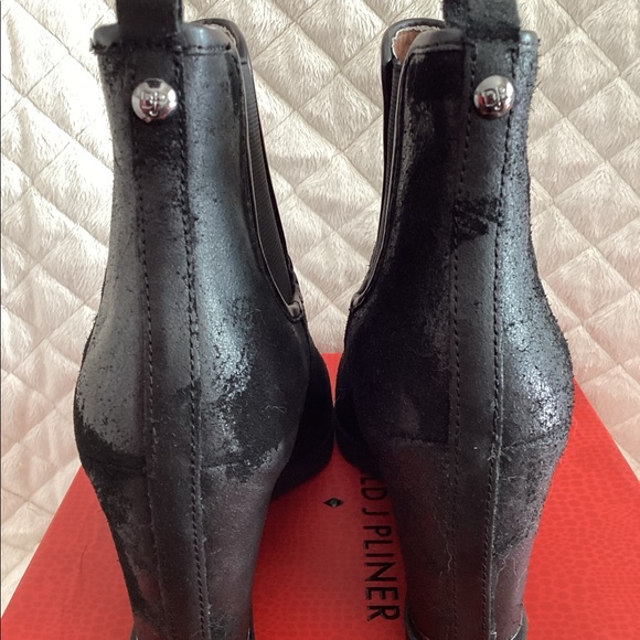 NiB.  Donald J Pliner boots. - Picture 3 of 4